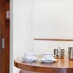 Over The Ocean דירה