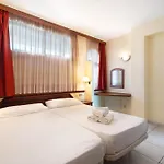 Over The Ocean דירה